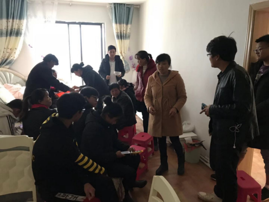 攻堅(jiān)克難搶工期，喜笑顏開迎搬家2.png