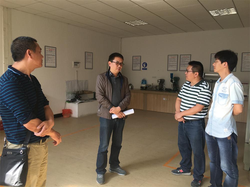 公司主要領(lǐng)導(dǎo)到周轉(zhuǎn)租賃中心調(diào)研2修.JPG